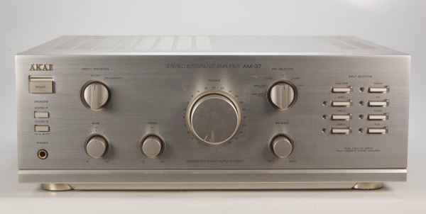 AKAI AM-37 Hifi Stereo Verstärker in silber