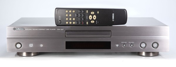 Yamaha CDX-397 CD-Player in titan