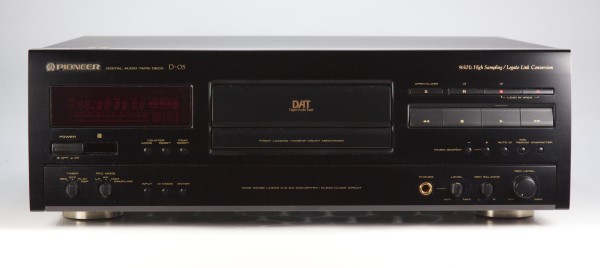 Pioneer D-05 Highend DAT-Recorder in schwarz