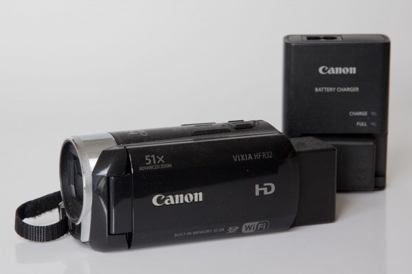 Canon VIXIA HF R32 Full HD Camcorder in schwarz