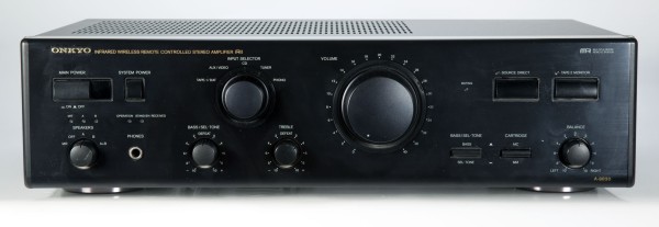 Onkyo A-8830 Stereo Verstärker in schwarz