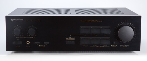 Pioneer A-331 Stereo Verstärker in schwarz