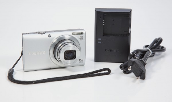 Canon PowerShot A4000 IS Digitalkamera in silber