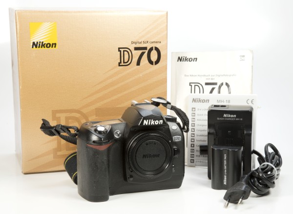Nikon D-70 Digitale Spiegelreflexkamera Body in schwarz
