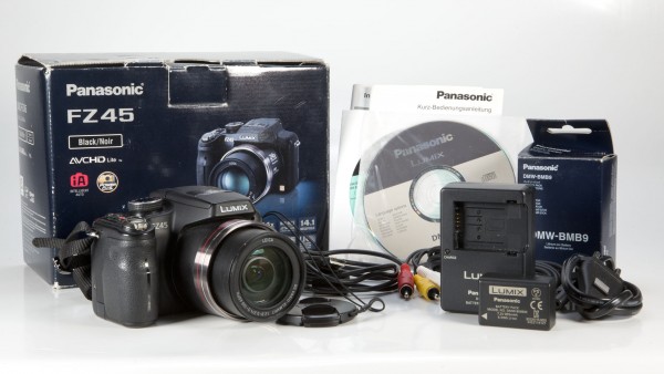 Panasonic Lumix DMC-FZ45 Digitalkamera in schwarz