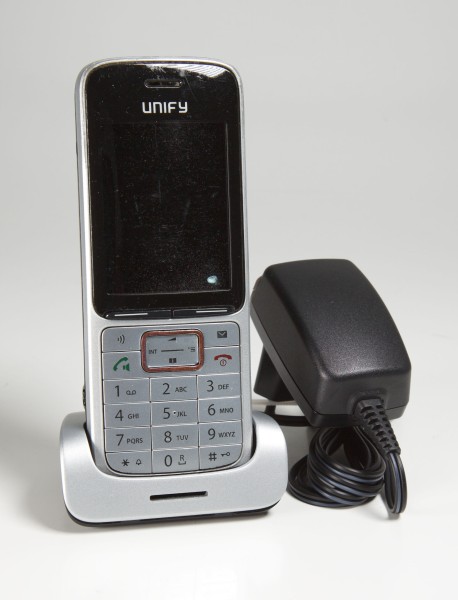 Unify OpenScape DECT Phone SL5 Mobilteil inkl. Ladeschale