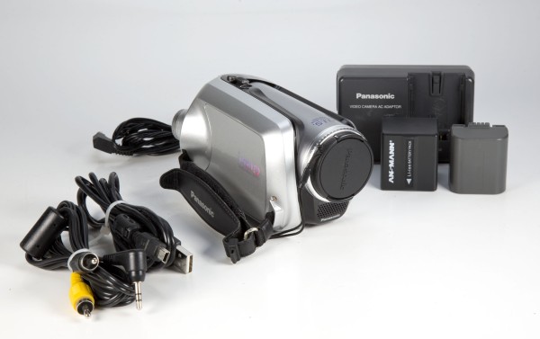 Panasonic SDR-H20 EG-S Camcorder in silber