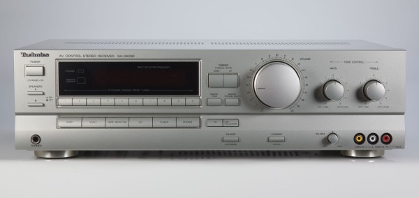 Technics SA-GX230 Stereo Receiver in silber