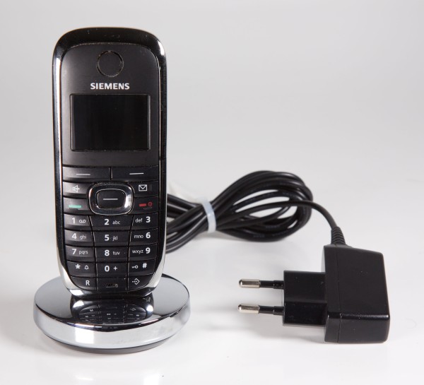 Siemens Gigaset SL37H Mobilteil inkl. Ladeschale in schwarz/chrom