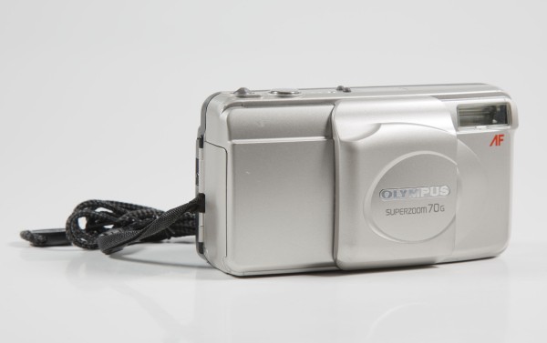 Olympus Superzoom 70G Kompaktkamera in silber