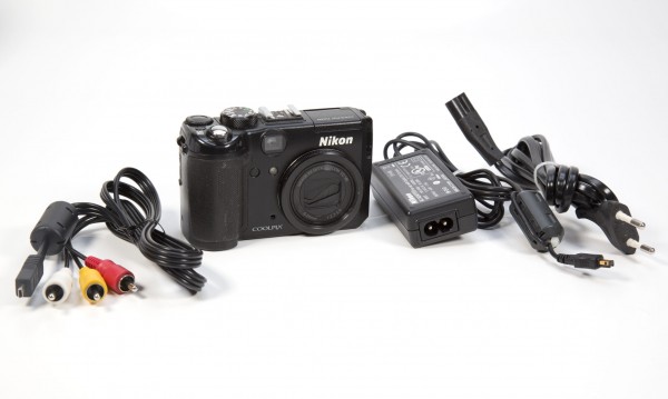 Nikon Coolpix P6000 Digitalkamera in schwarz
